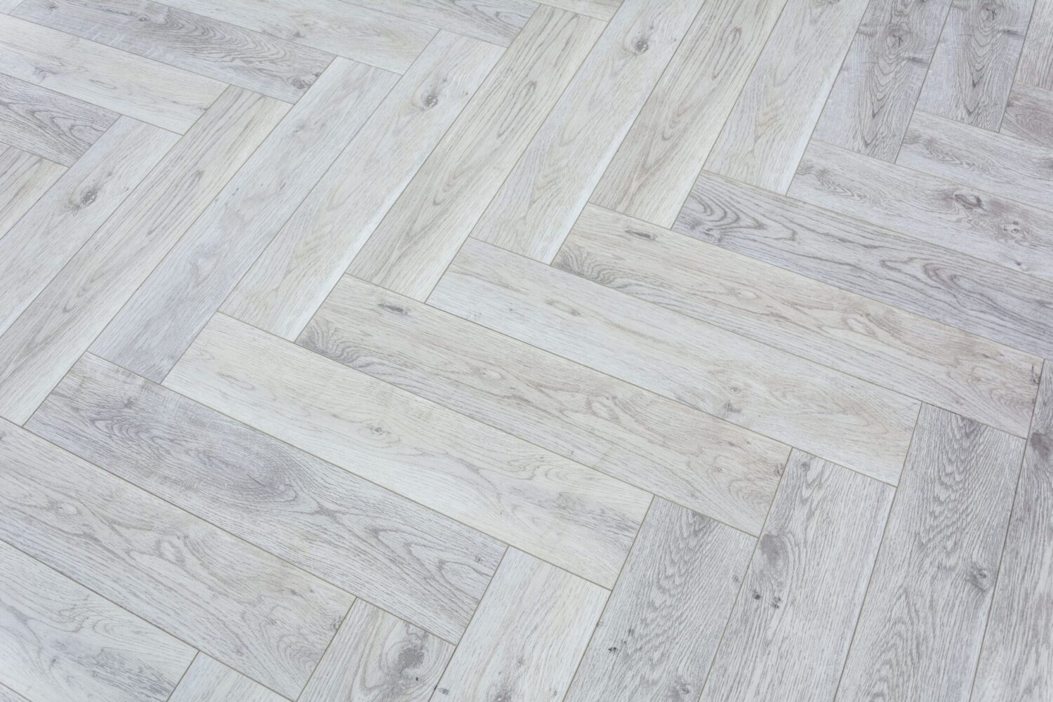 White Washed Oak | Herringbone